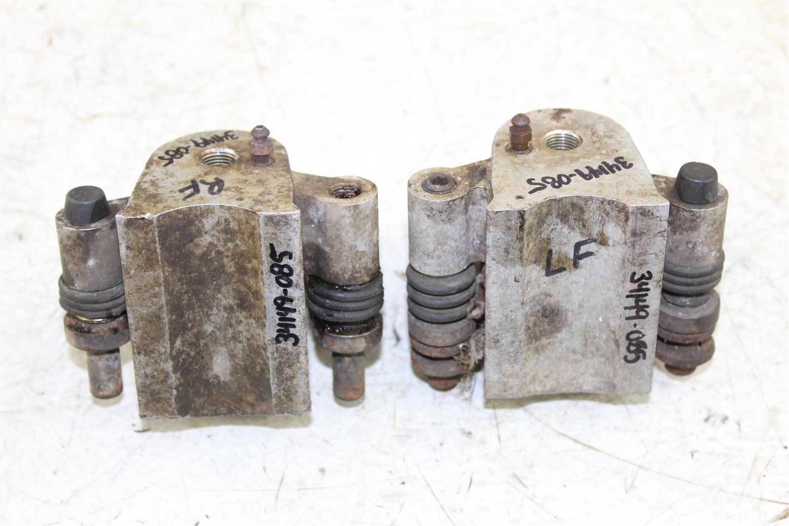 1996 Polaris Sportsman 500 4x4 Front Brake Calipers Set Left Right 34149
