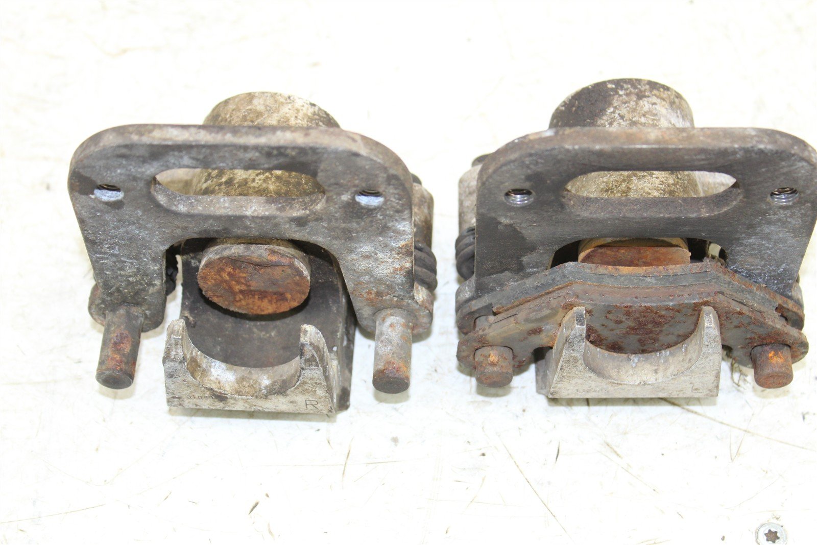 1996 Polaris Sportsman 500 4x4 Front Brake Calipers Set Left Right 34149