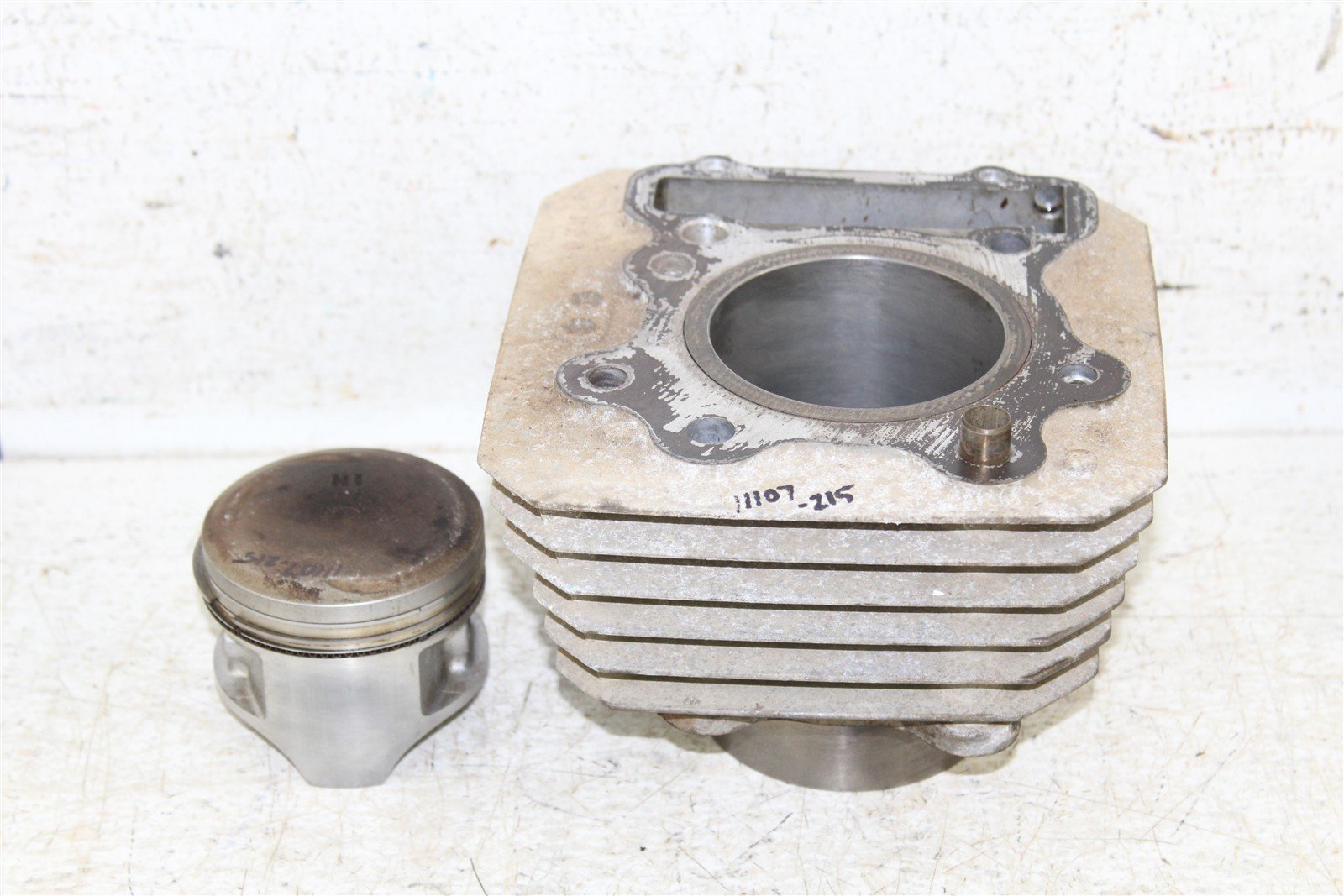 1985 Honda ATC 250 ES Big Red Engine Cylinder Jug w/ Piston 11107