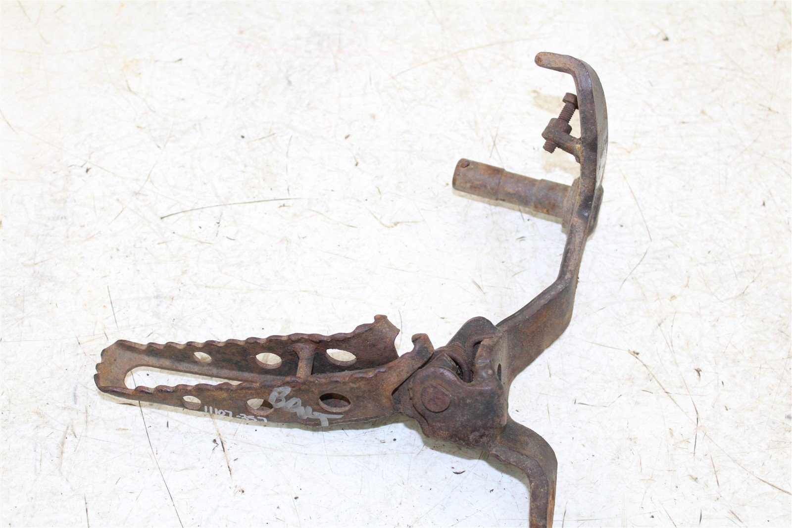 1985 Honda ATC 250 ES Big Red Foot Pegs Rests Set Left Right 11107