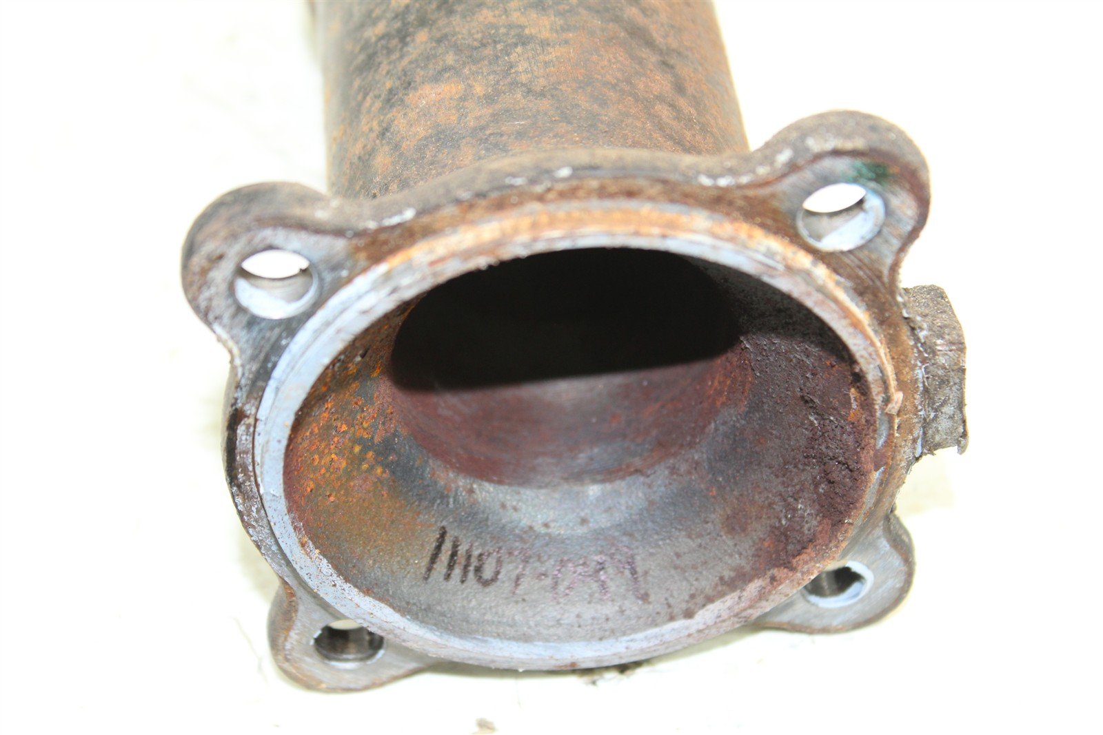1985 Honda ATC 250 ES Big Red Rear Left Axle Housing Tube Carrier 11107