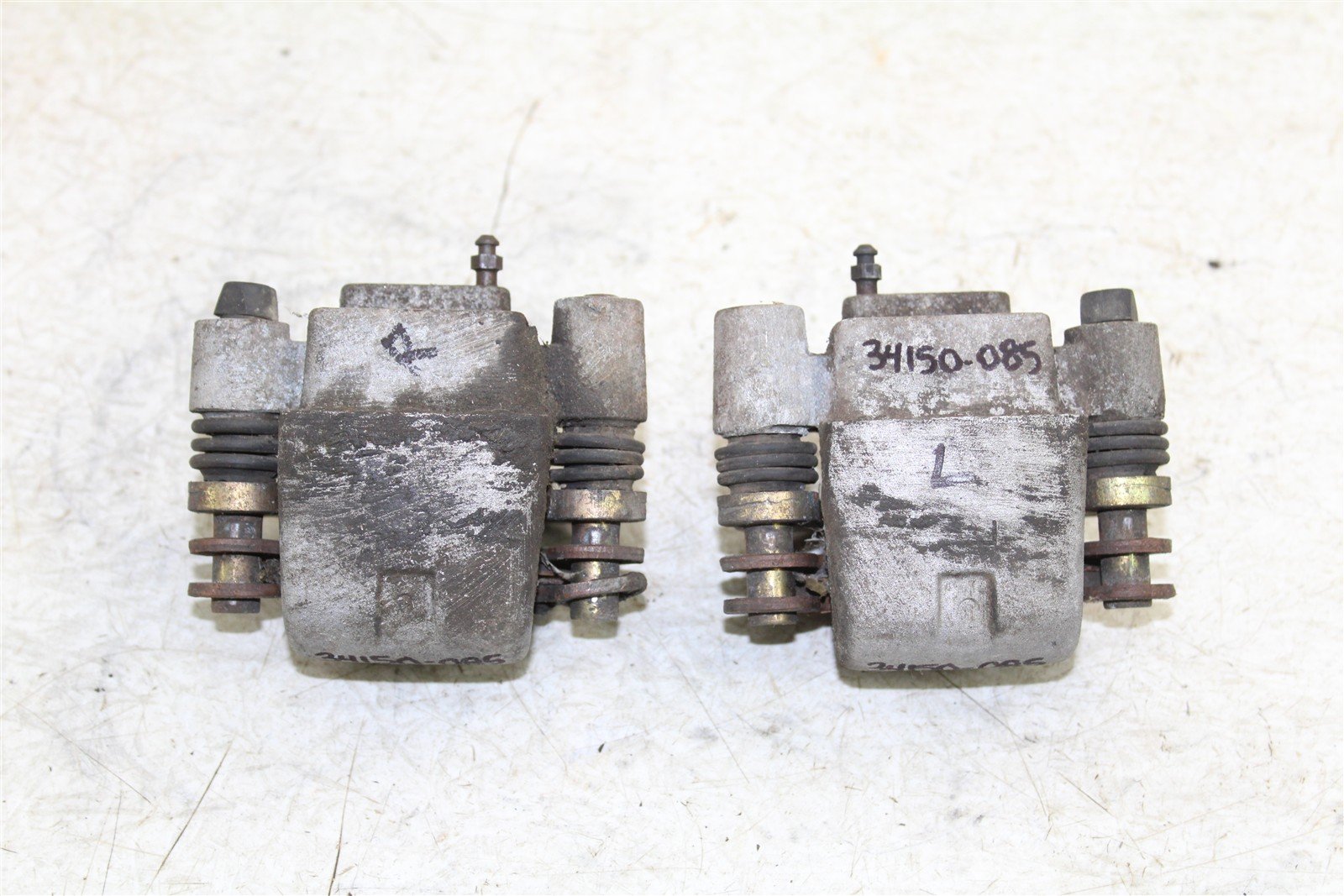 1995 Polaris Magnum 425 2x4 Front Brake Calipers Set Left Right 34150