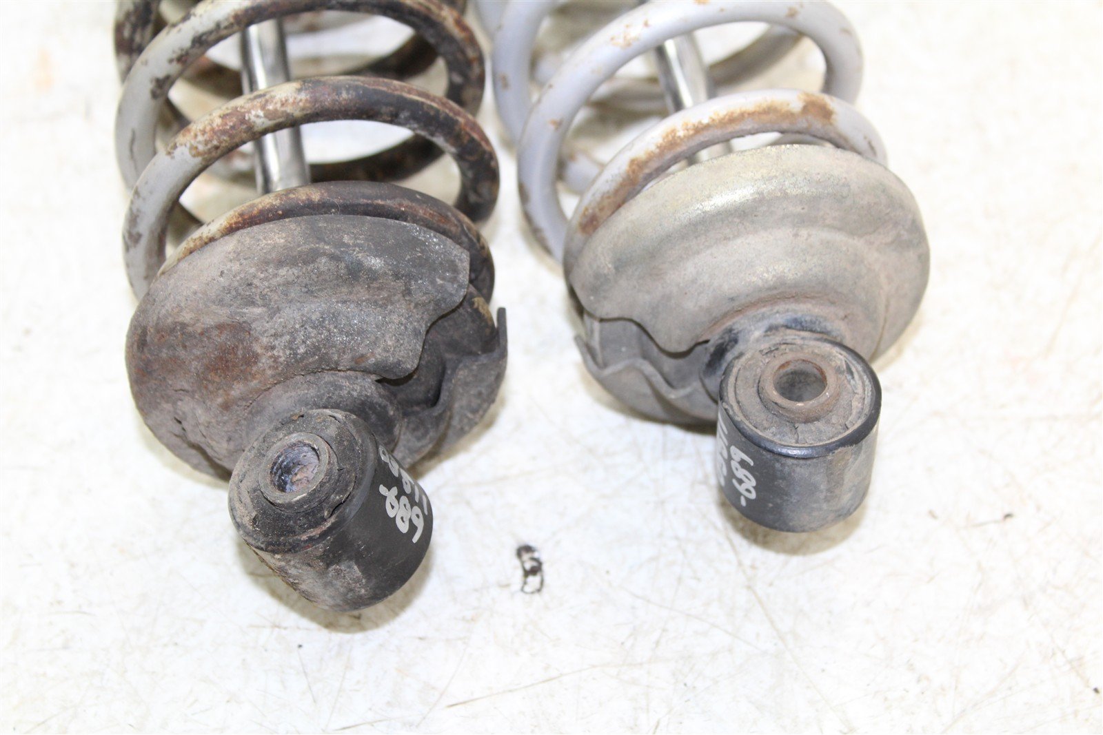 2004 Can Am Outlander 400 4x4 Rear Shocks Spring Absorber Left Right 03511