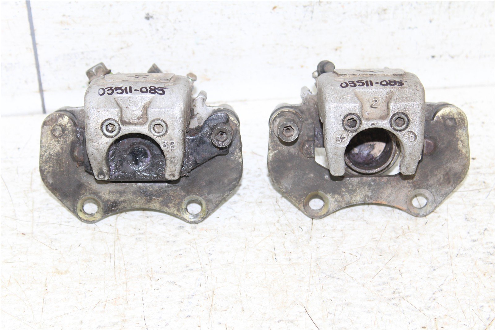 2004 Can Am Outlander 400 4x4 Front Brake Calipers Set Left Right 03511