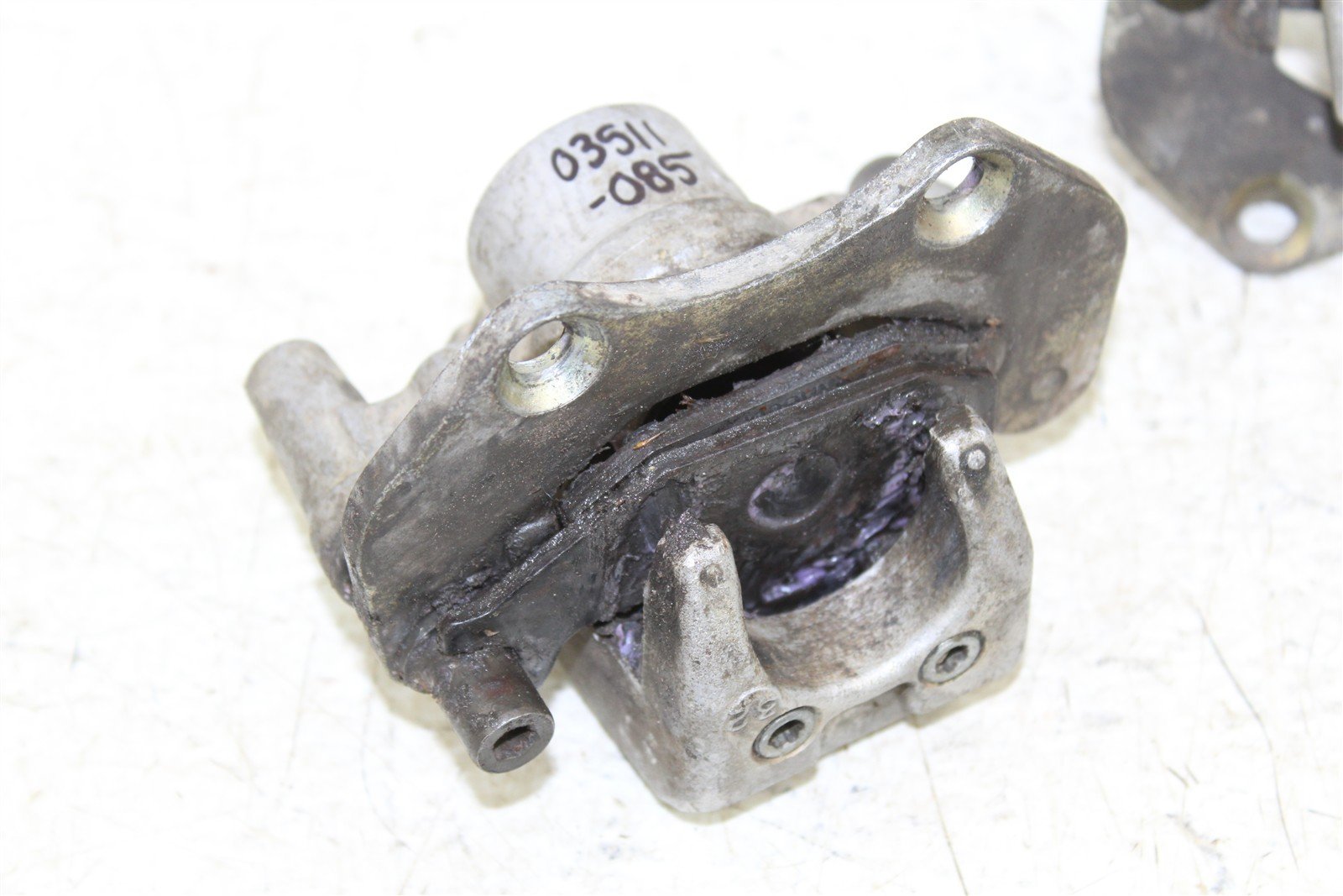 2004 Can Am Outlander 400 4x4 Front Brake Calipers Set Left Right 03511
