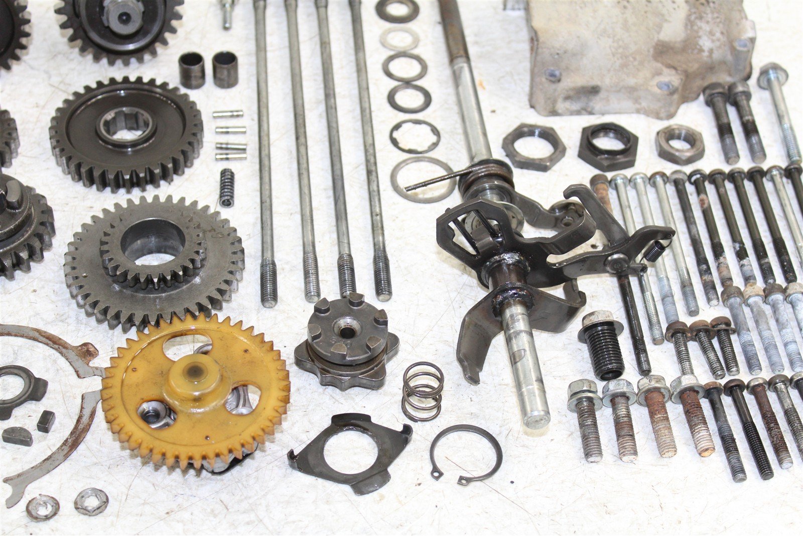 1987 Yamaha Moto4 225 Transmission Gears Shift Output Shaft Forks Drum 50111