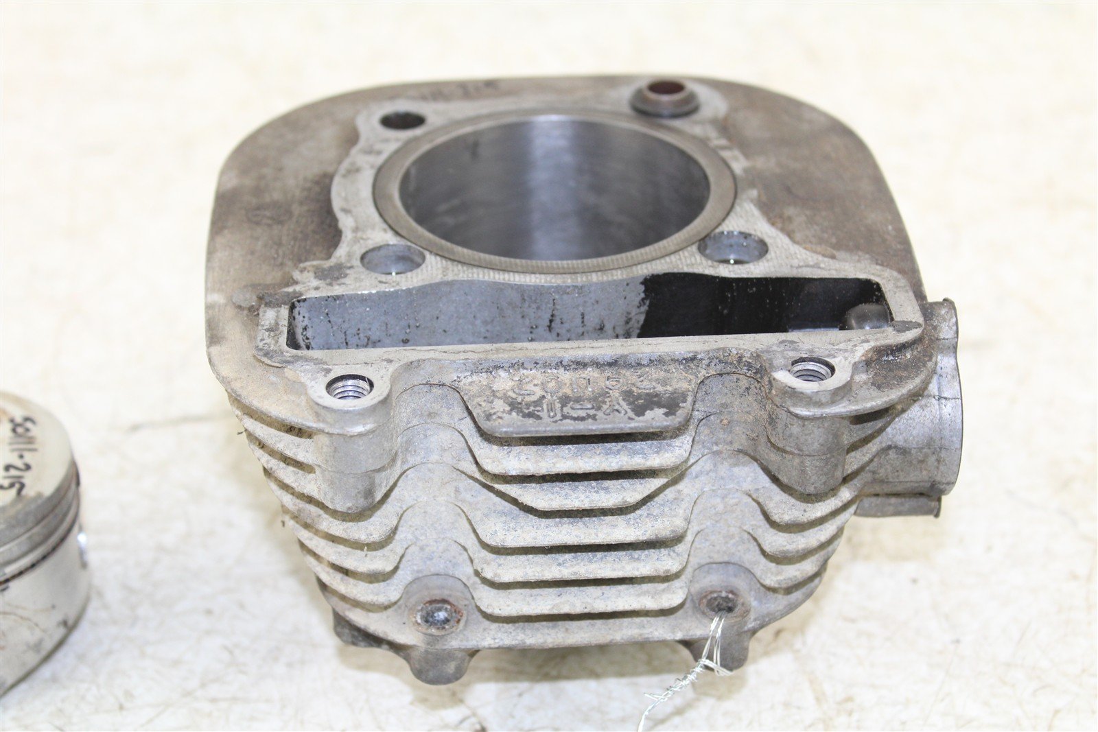 1987 Yamaha Moto4 225 Engine Cylinder Jug w/ Piston 50111