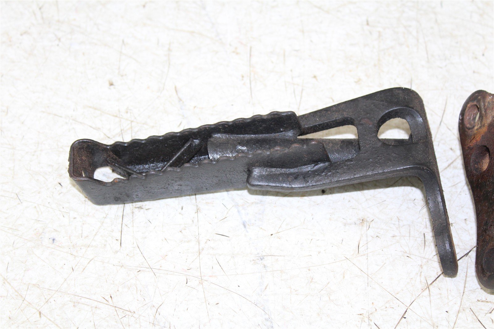 1987 Yamaha Moto4 225 Foot Pegs Rests Set Left Right 50111