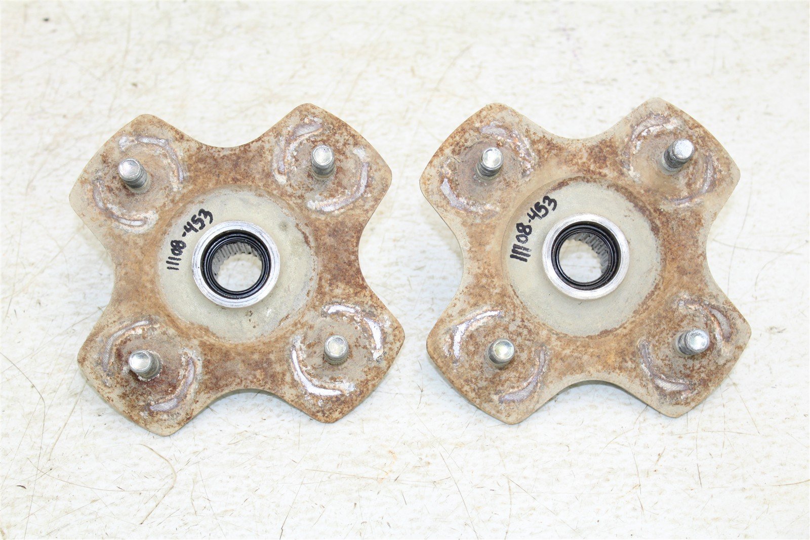 2001 Honda Foreman Rubicon 500 FA Rear Hubs Wheel Mounts 11108