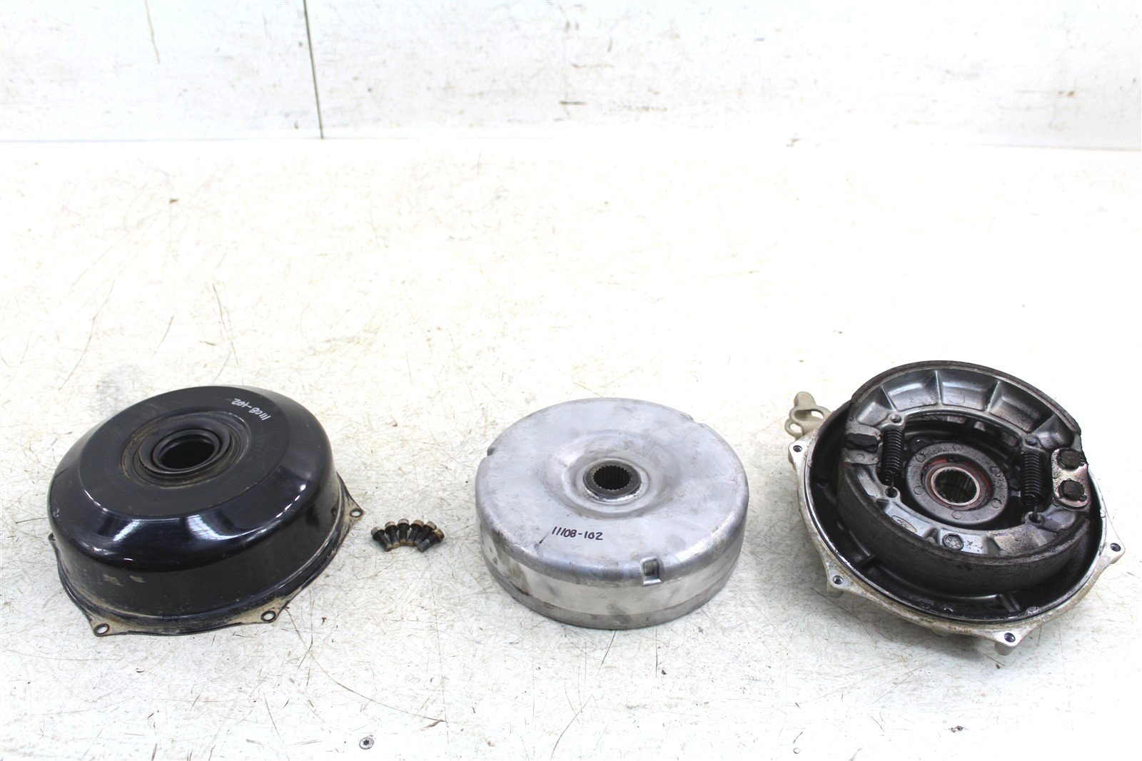 2001 Honda Foreman Rubicon 500 FA Rear Brake Drum Backing Plate Panel Hub 11108