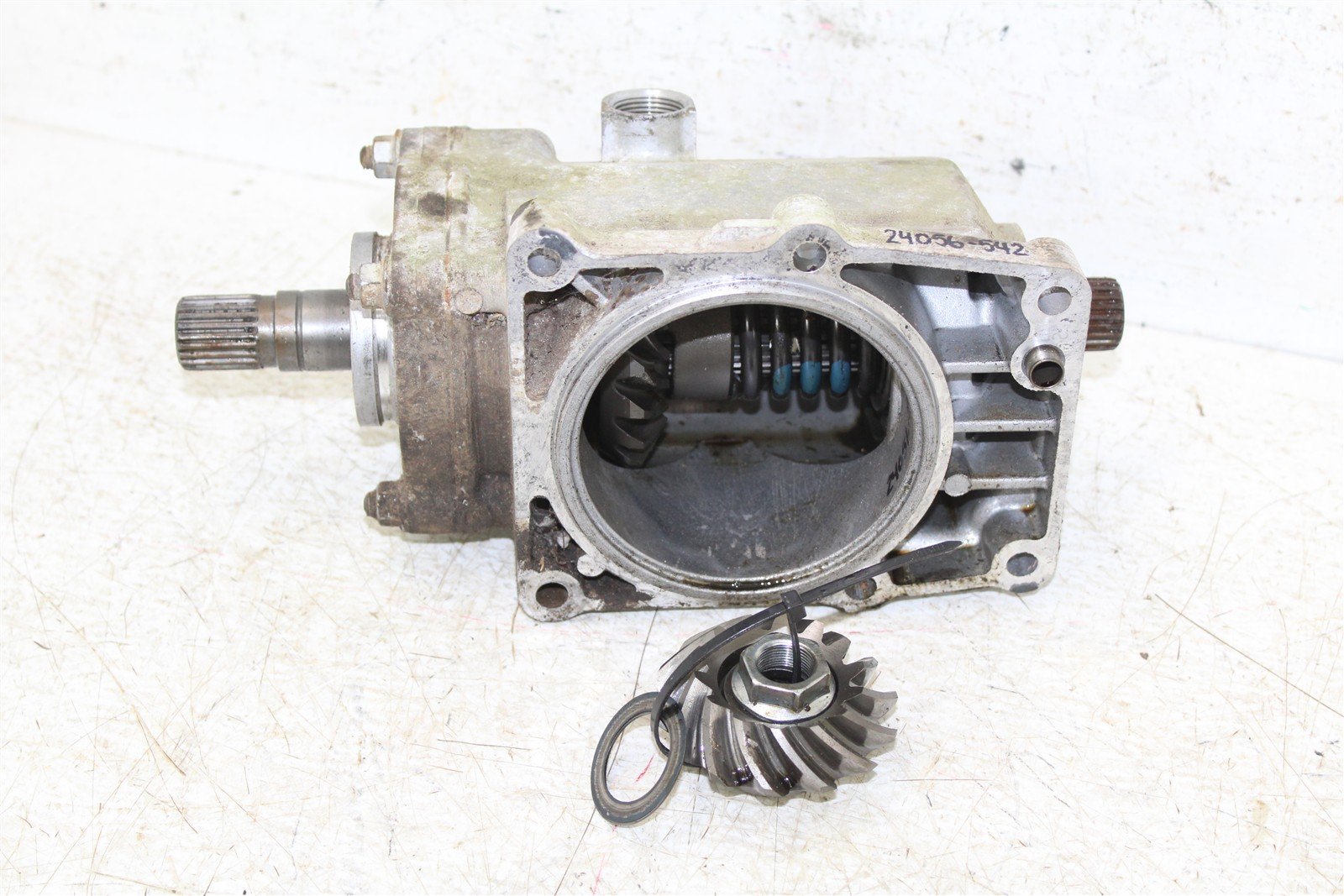 2001 Kawasaki Prairie 300 4x4 Output Drive Shaft Bevel Gear Transfer Case 24056