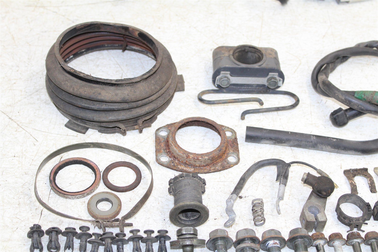 2000 Yamaha Big Bear 400 4x4 Chassis Bolt Kit Hardware Boot Clamp Wire 50112