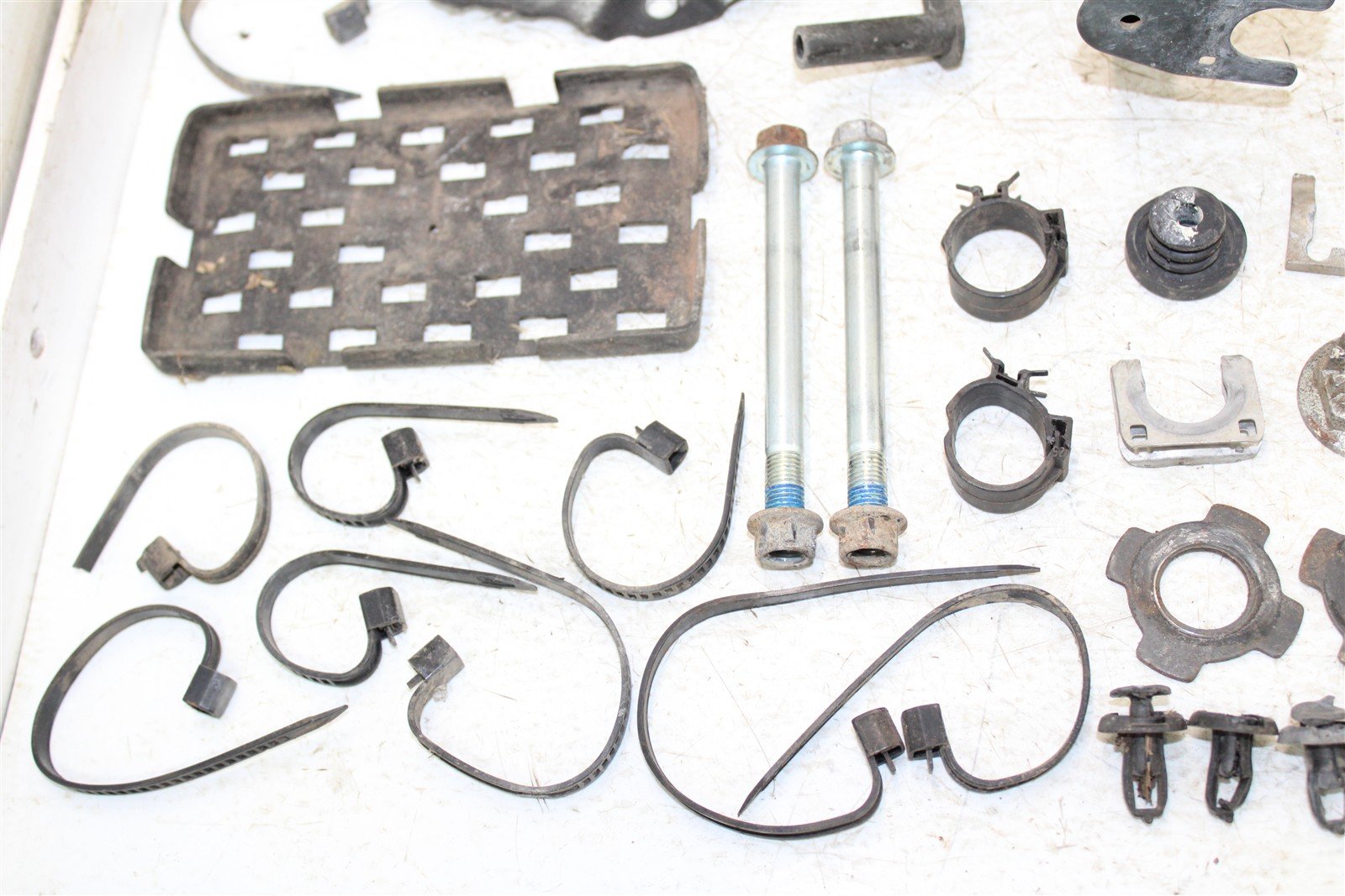 2007 Suzuki Vinson 500 4x4 Chassis Bolt Kit Hardware Bracket Mount Wire 43055