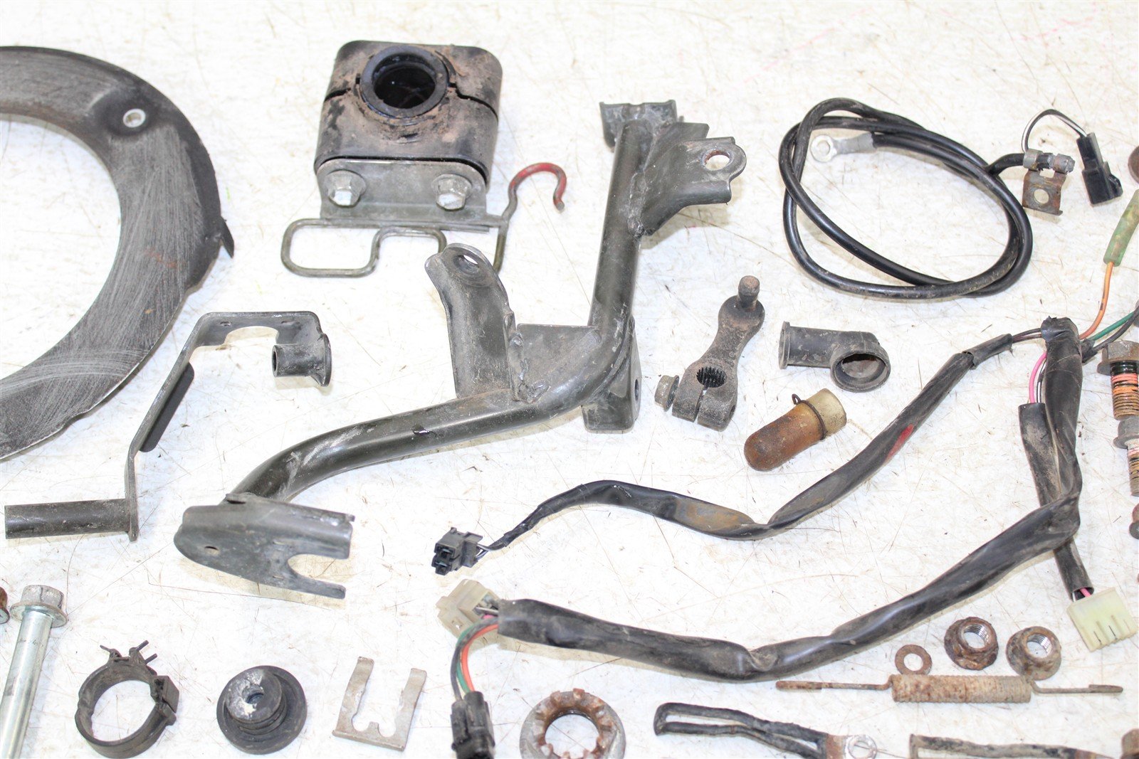 2007 Suzuki Vinson 500 4x4 Chassis Bolt Kit Hardware Bracket Mount Wire 43055