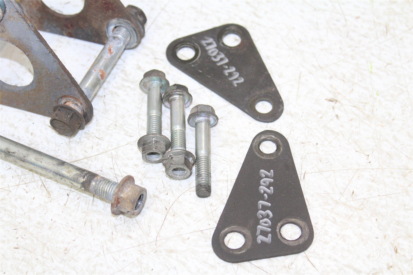 1995 Kawasaki KLR 650 Motor Mounts Engine Brackets Hardware 27037