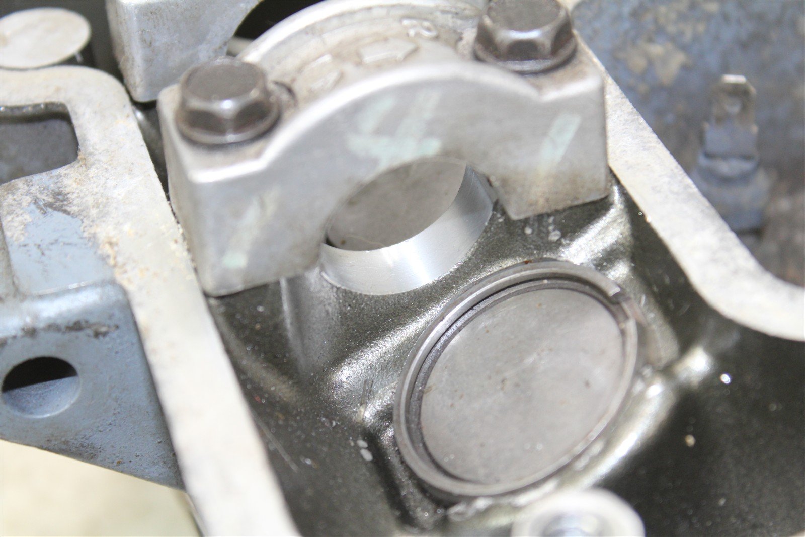 1995 Kawasaki KLR 650 Cylinder Head w/ Valve Cover 27037