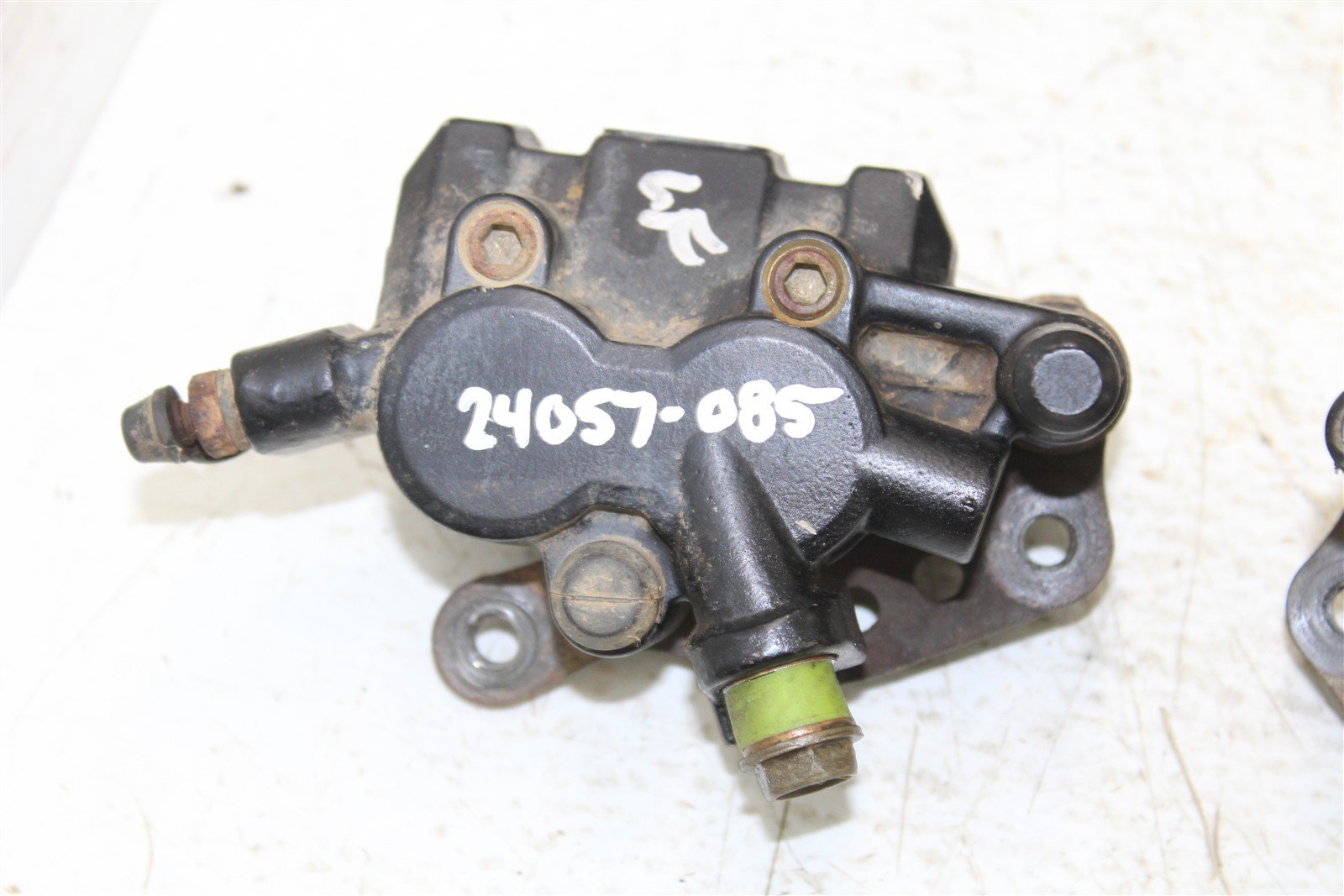 1999 Kawasaki Bayou 300 4x4 Front Brake Calipers Set Left Right 24057