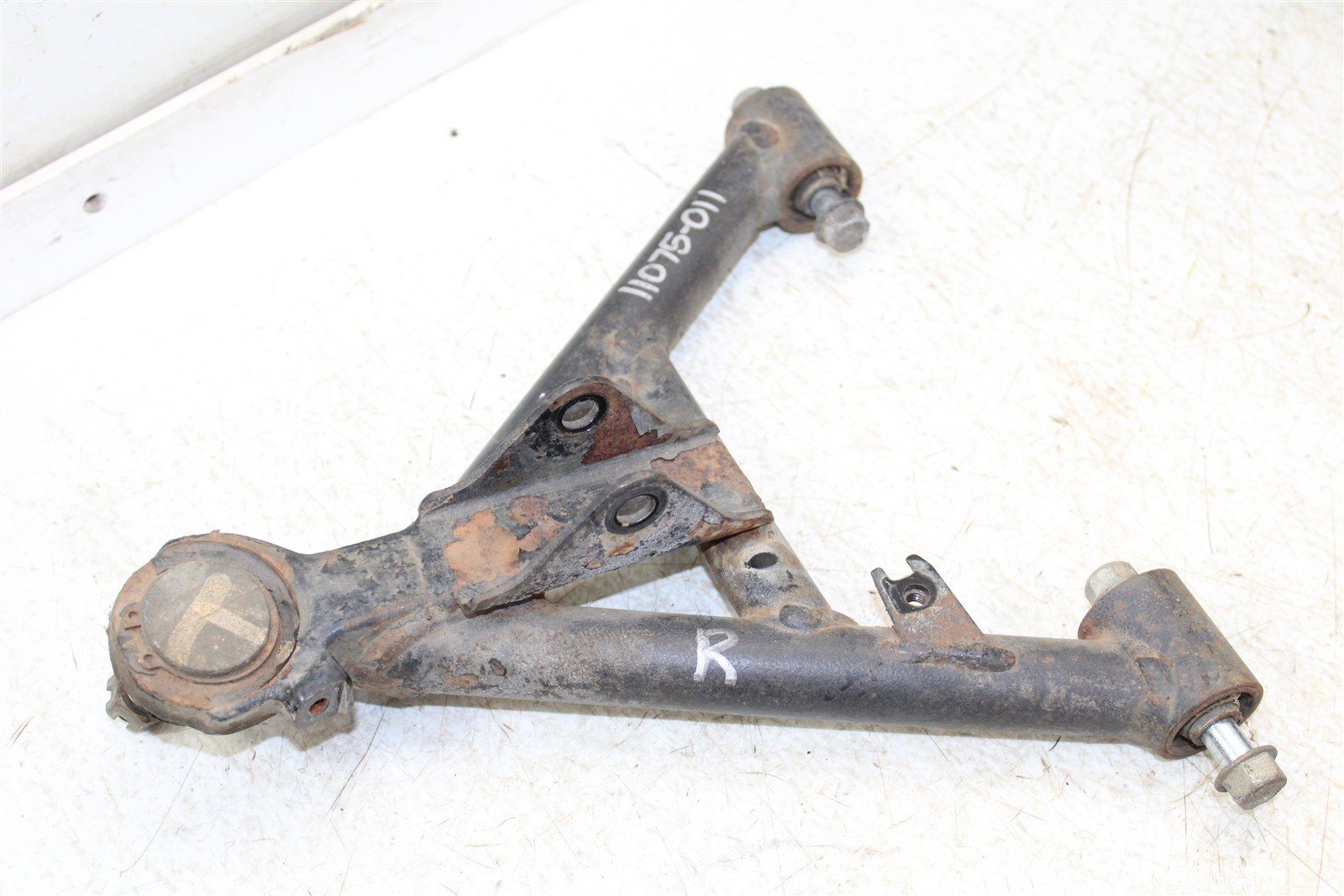 1994 Honda Fourtrax 300 2x4 Front Right Upper Control A Arm 11075