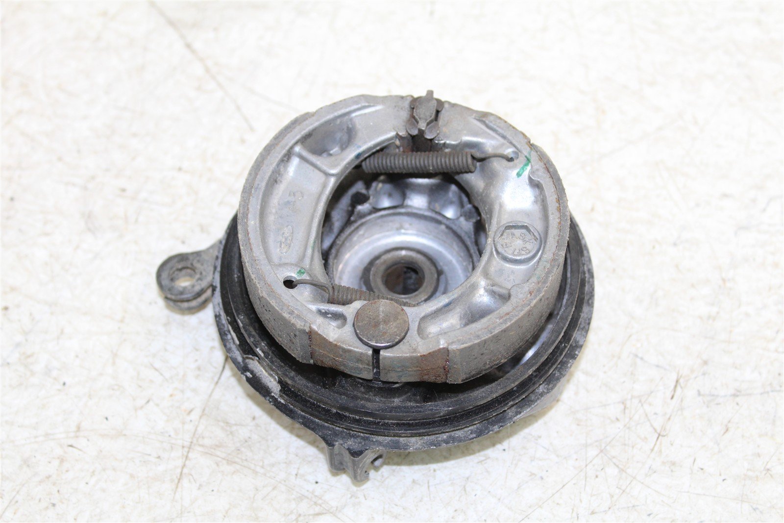 2000 Honda XR 100R Front Brake Drum Plate Panel Shoes Mount