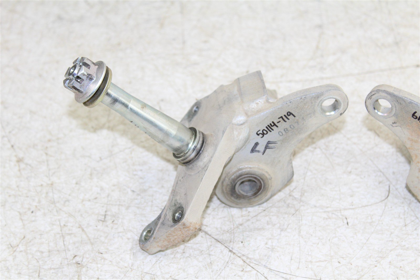 2009 Yamaha Big Bear 250 2x4 Front Spindles Knuckle Set Left Right 50114