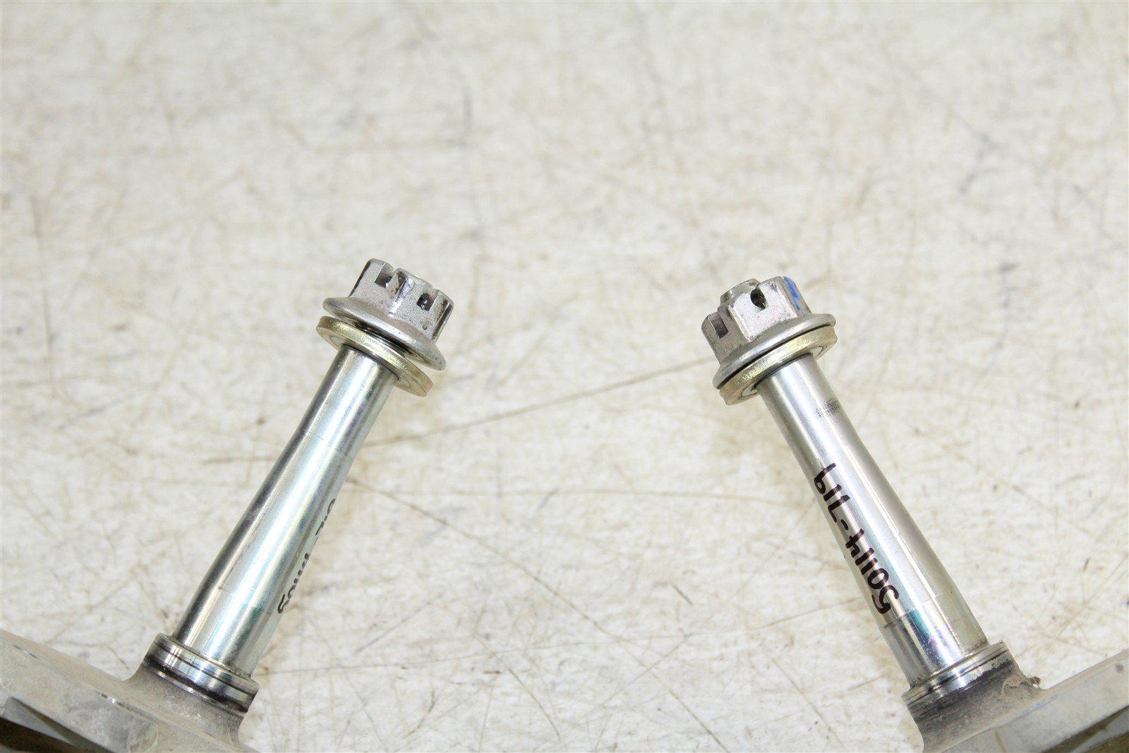 2009 Yamaha Big Bear 250 2x4 Front Spindles Knuckle Set Left Right 50114