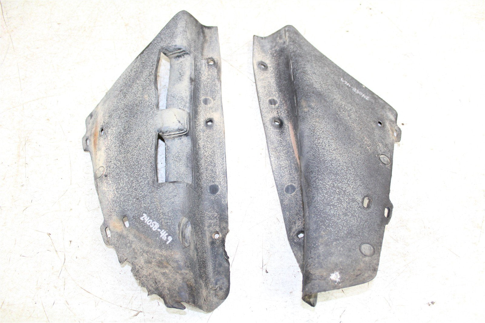 1998 Kawasaki Bayou 220 Front Inner Fender Side Panels Left Right 24058