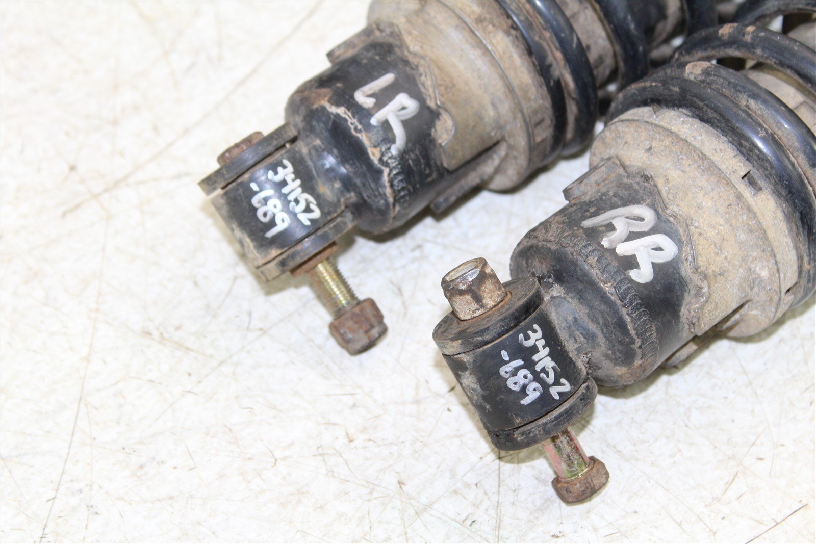 2002 Polaris Sportsman 700 4x4 Rear Shocks Spring Absorber Left Right 34152