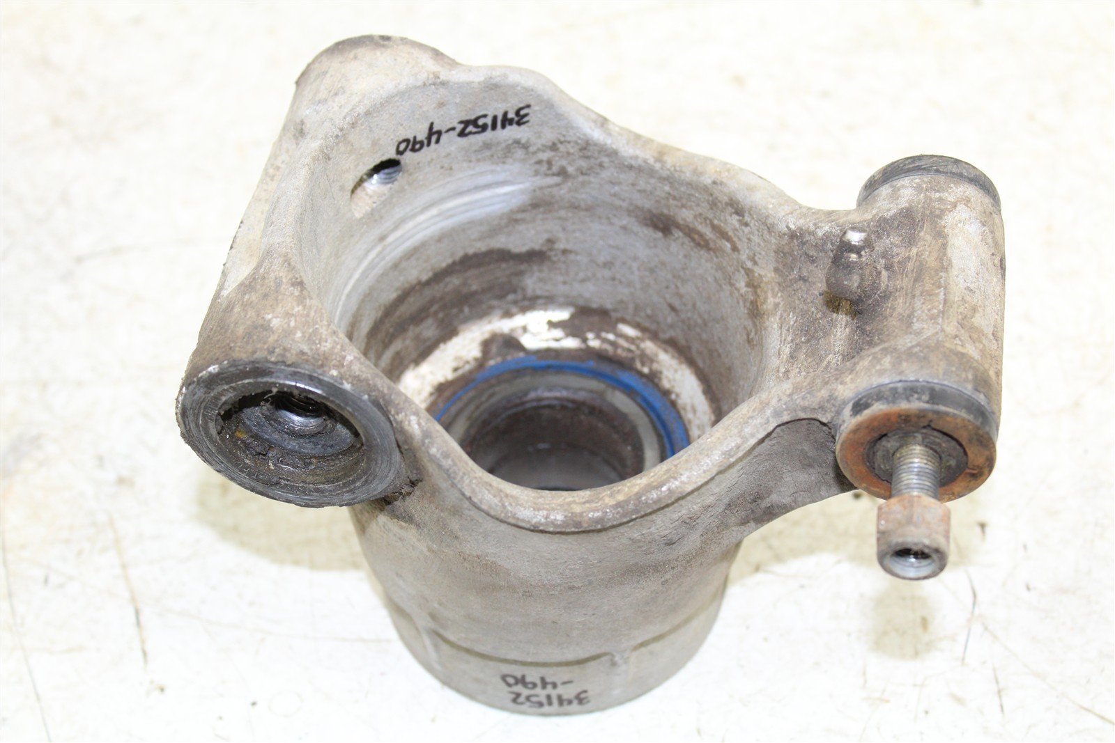 2002 Polaris Sportsman 700 4x4 Rear Left Knuckle Control Arm Mount 34152