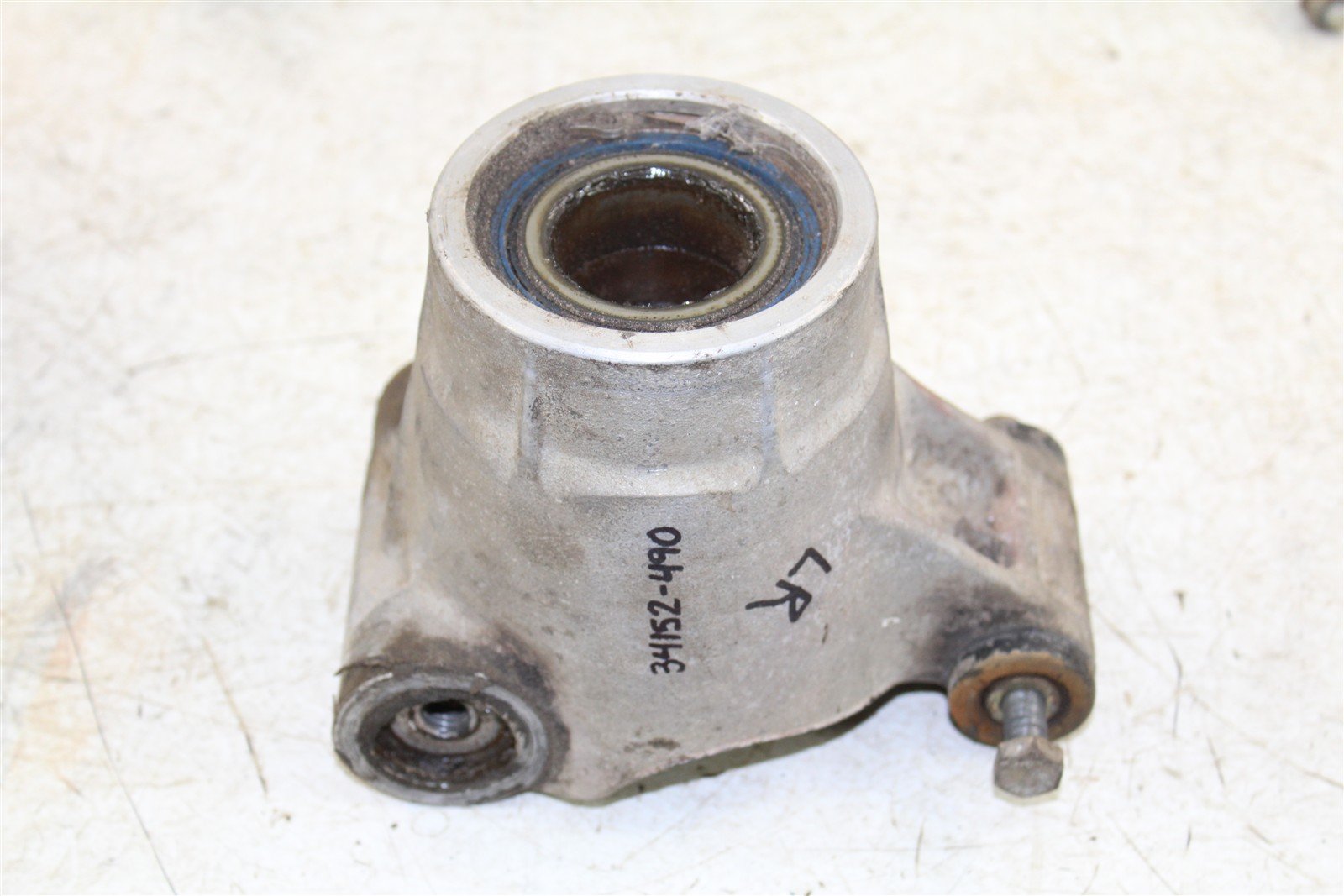 2002 Polaris Sportsman 700 4x4 Rear Left Knuckle Control Arm Mount 34152