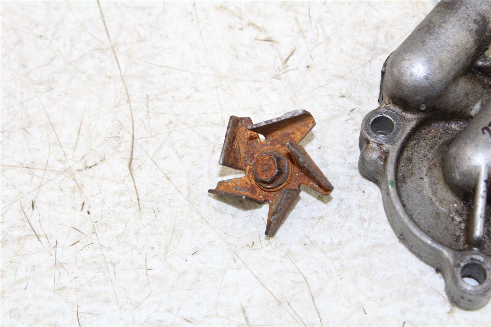 2000 Kawasaki KX 80 Water Pump Impeller Cover 27038