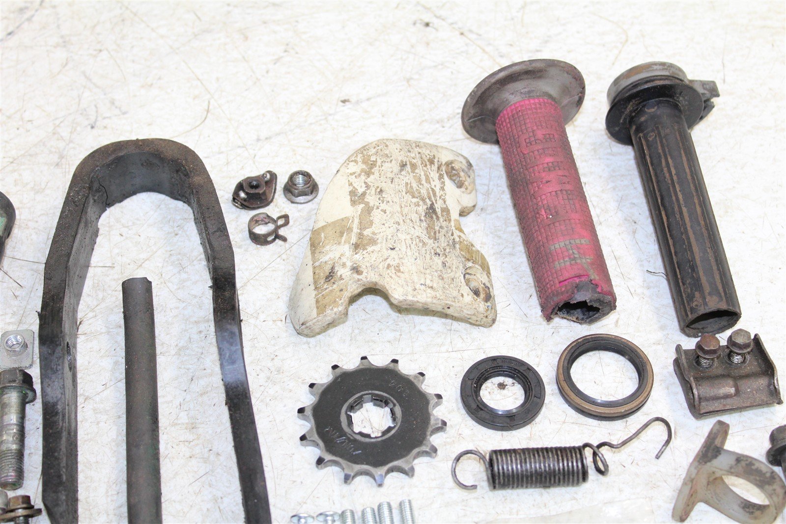 2000 Kawasaki KX 80 Chassis Bolt Kit Hardware Sprocket Spring Clamp Link 27038