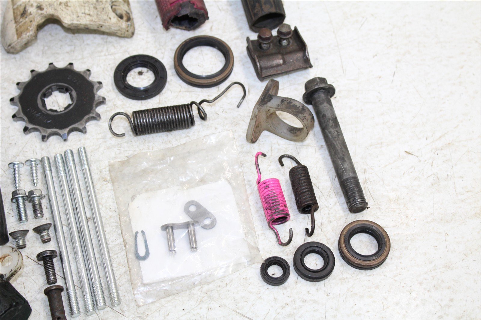 2000 Kawasaki KX 80 Chassis Bolt Kit Hardware Sprocket Spring Clamp Link 27038