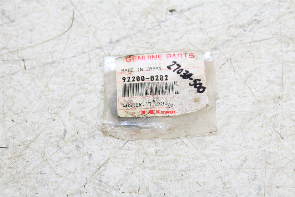 NOS Genuine Kawasaki Swing Arm Bolt .2x30x2.3 Washer 92200-0202 NEW 27038