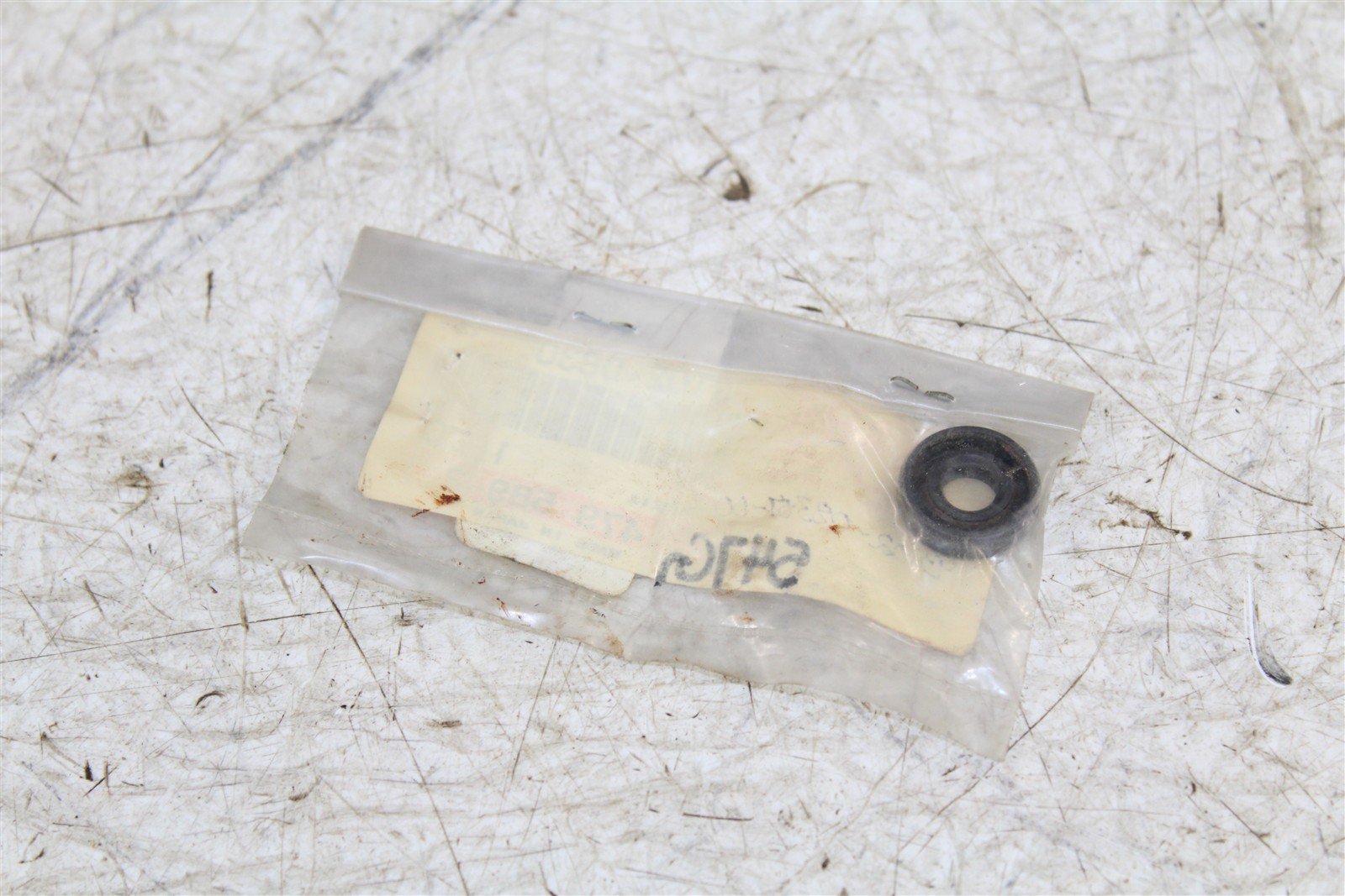 NOS Genuine Yamaha Oil Seal 93102-08307-00 NEW 547G