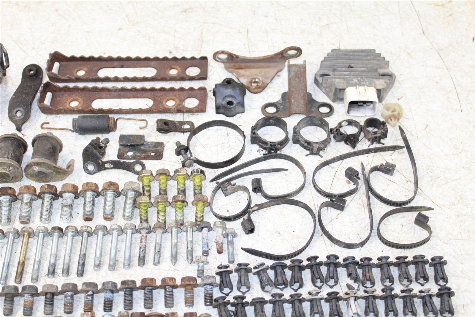2004 Honda Rancher 350 ES Chassis Bolt Kit Hardware Wire Bracket Mount 11110