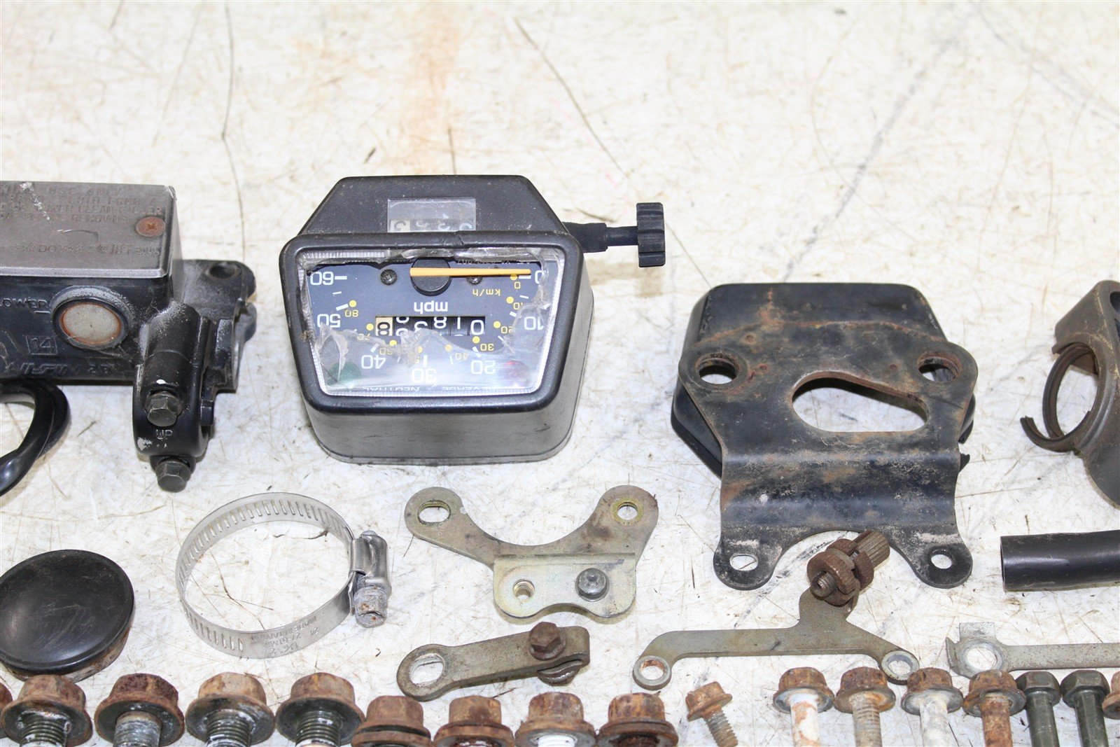 2002 Yamaha Big Bear 400 4x4 Chassis Bolt Kit Hardware Speedometer Bracket 50115