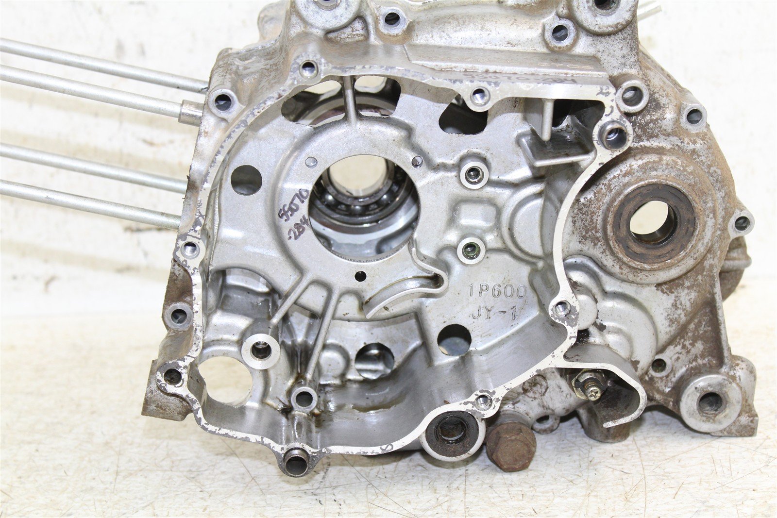 2006 Yamaha TTR 50 E Engine Cases Crankcase Motor Left Right 55070