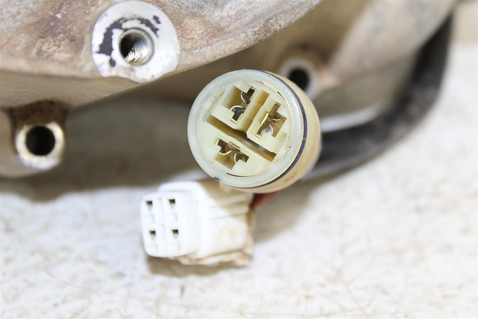 2004 Yamaha Bruin 350 4x4 Stator Magneto Generator Coil w/ Cover 50117