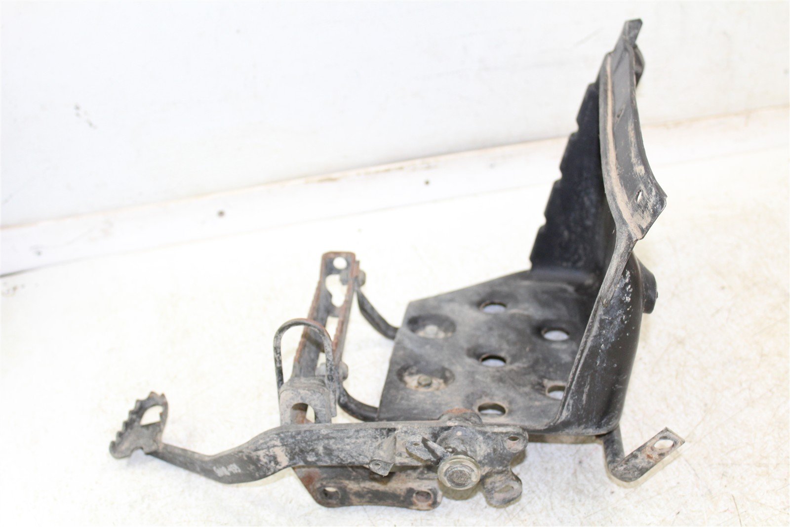 2004 Yamaha Wolverine 350 4x4 Right Heel Guard w/ Rear Brake Pedal 50118