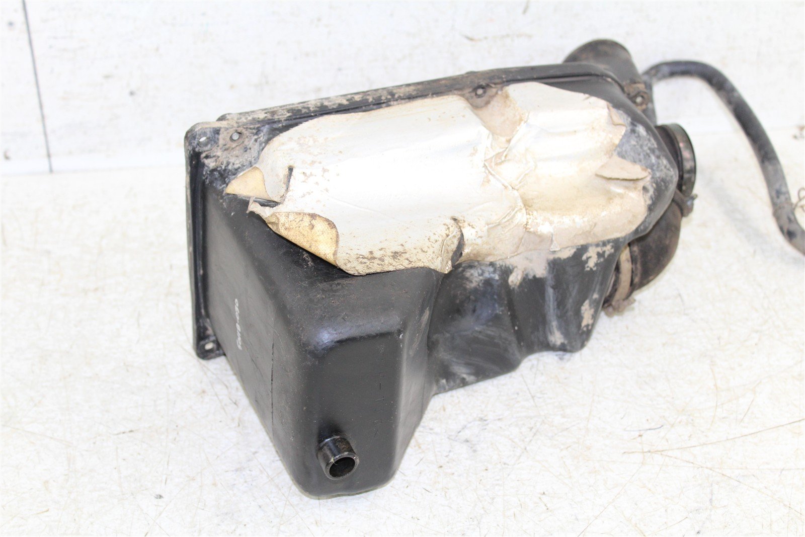 2004 Yamaha Wolverine 350 4x4 Air Box Intake Housing Boot Filter Cage 50118
