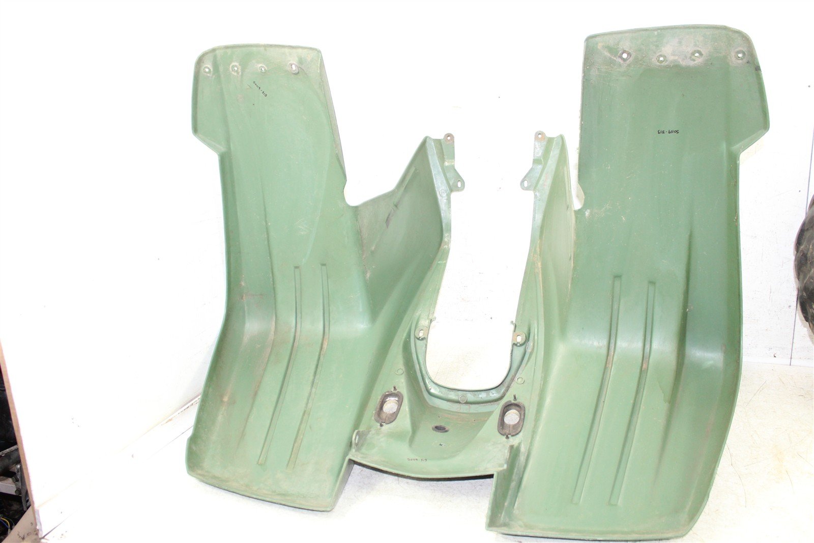 1995 Yamaha Wolverine 350 4x4 Front Fender Plastic 50119