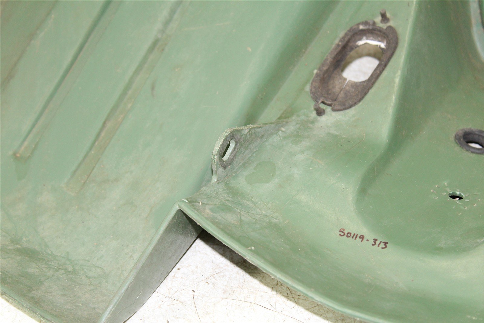 1995 Yamaha Wolverine 350 4x4 Front Fender Plastic 50119