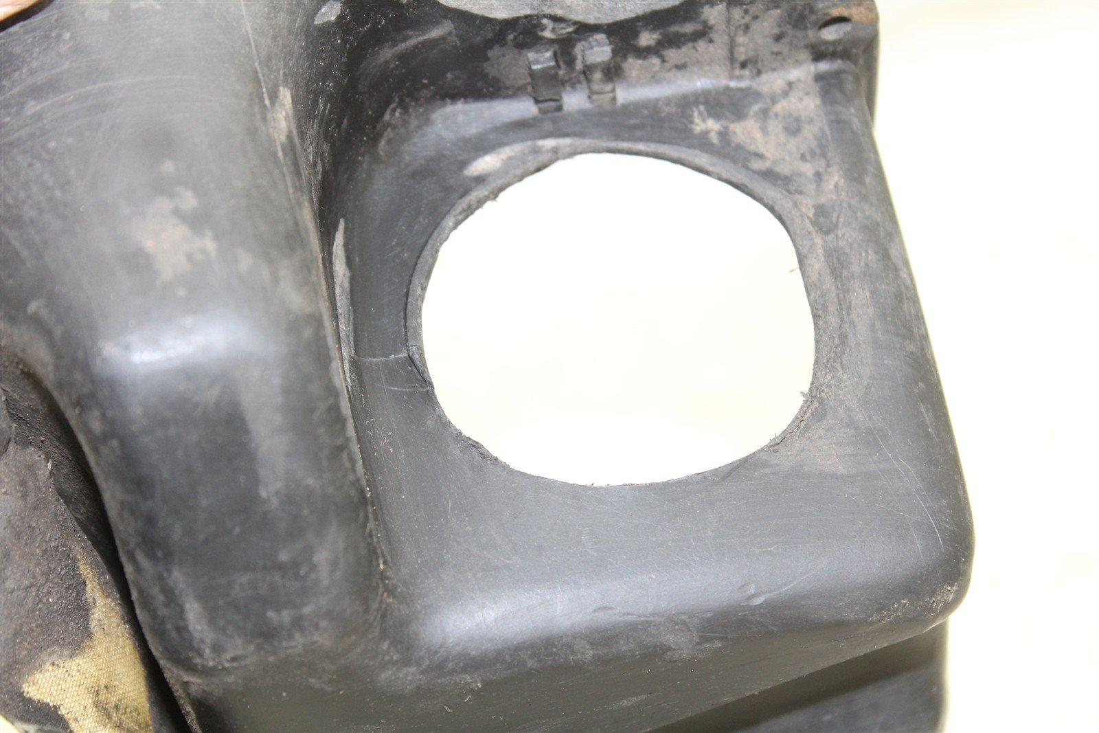 1995 Yamaha Wolverine 350 4x4 Air Box Intake Housing Boot Filter Cage 50119