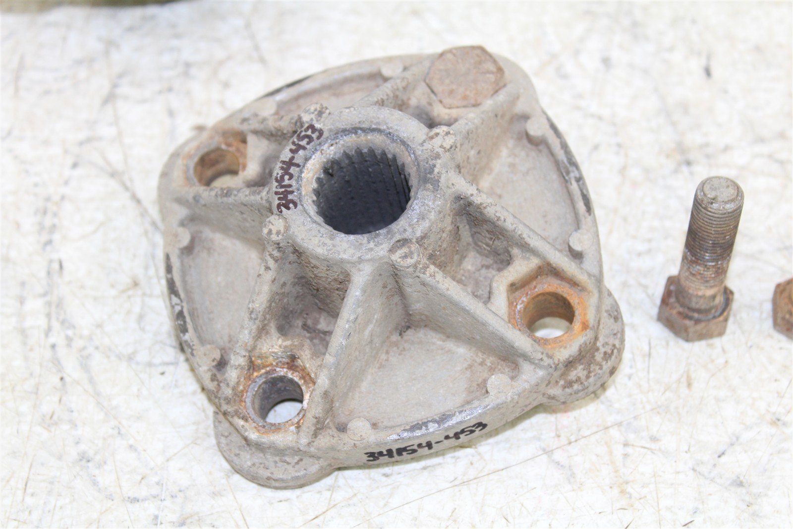 2001 Polaris Xplorer 400 4x4 Rear Hubs Wheel Mounts 34154