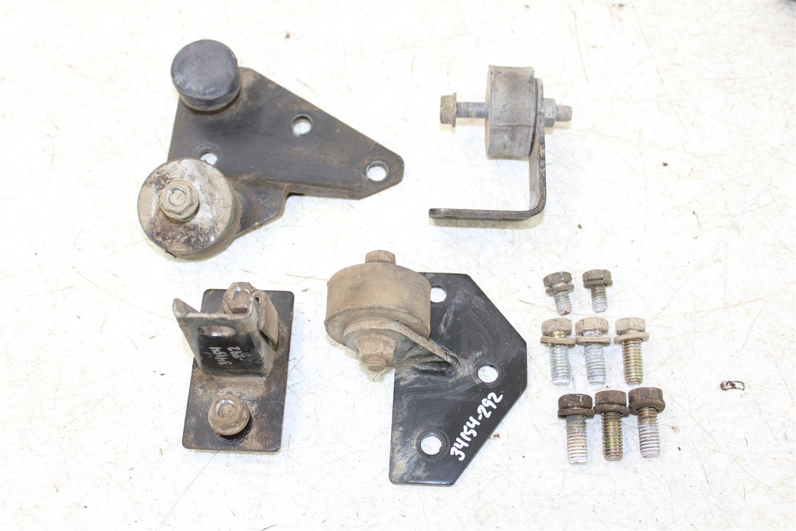 2001 Polaris Xplorer 400 4x4 Engine Isolator Mounts Motor Brackets 34154