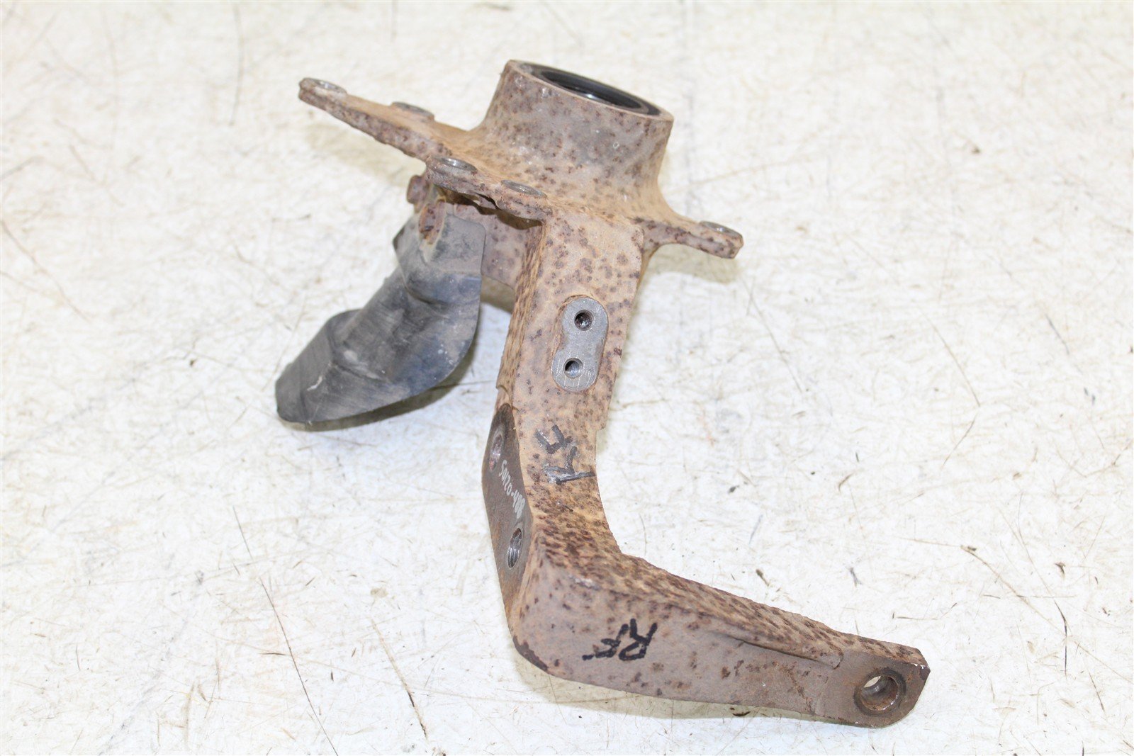 1998 Yamaha Grizzly 600 4x4 Front Right Knuckle Control Arm Mount 50120
