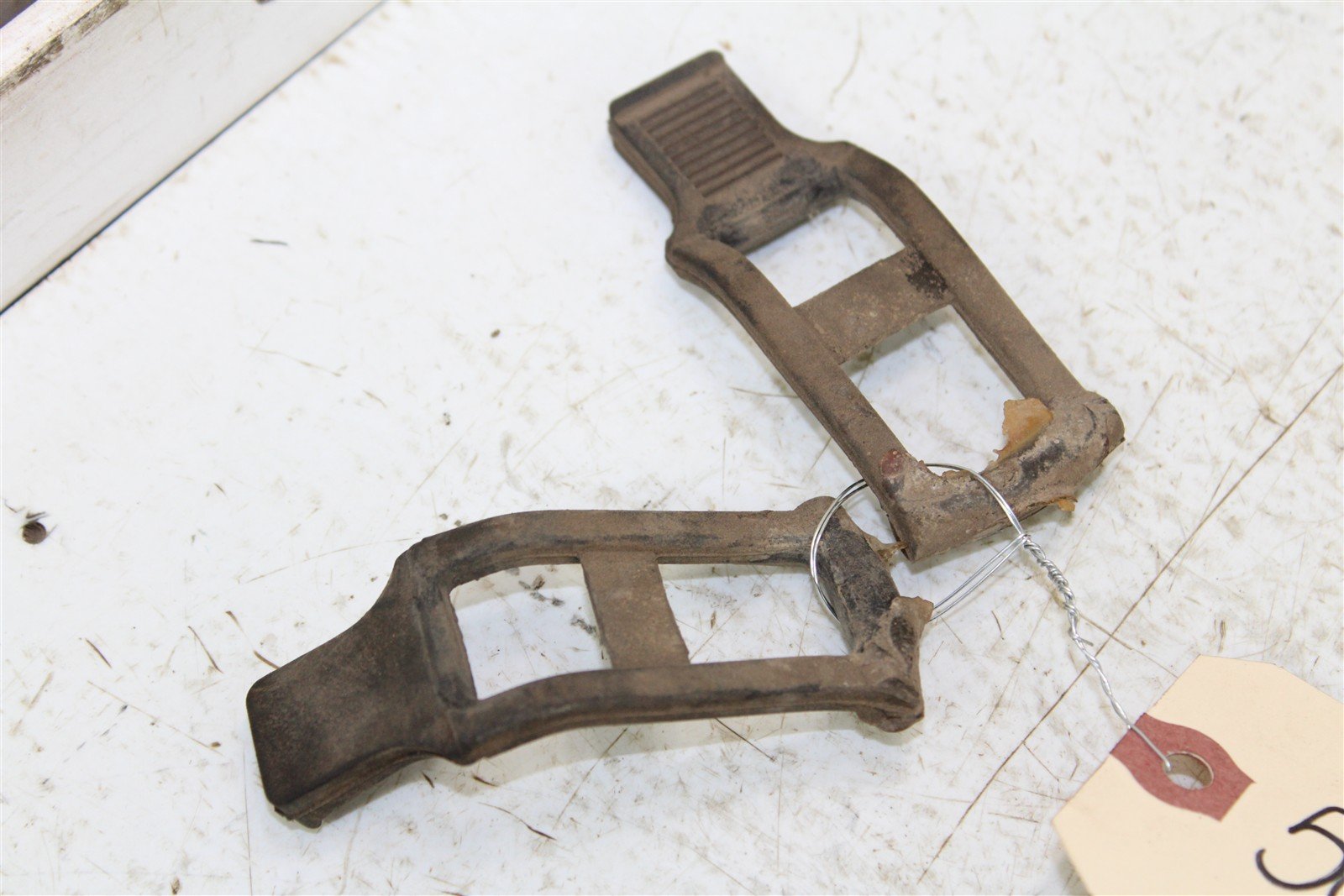 1998 Yamaha Grizzly 600 4x4 Storage Tool Box Container Lid Straps 50120