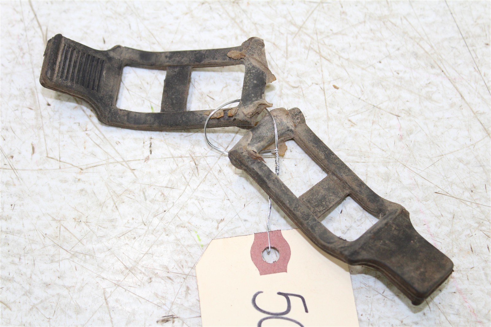1998 Yamaha Grizzly 600 4x4 Storage Tool Box Container Lid Straps 50120