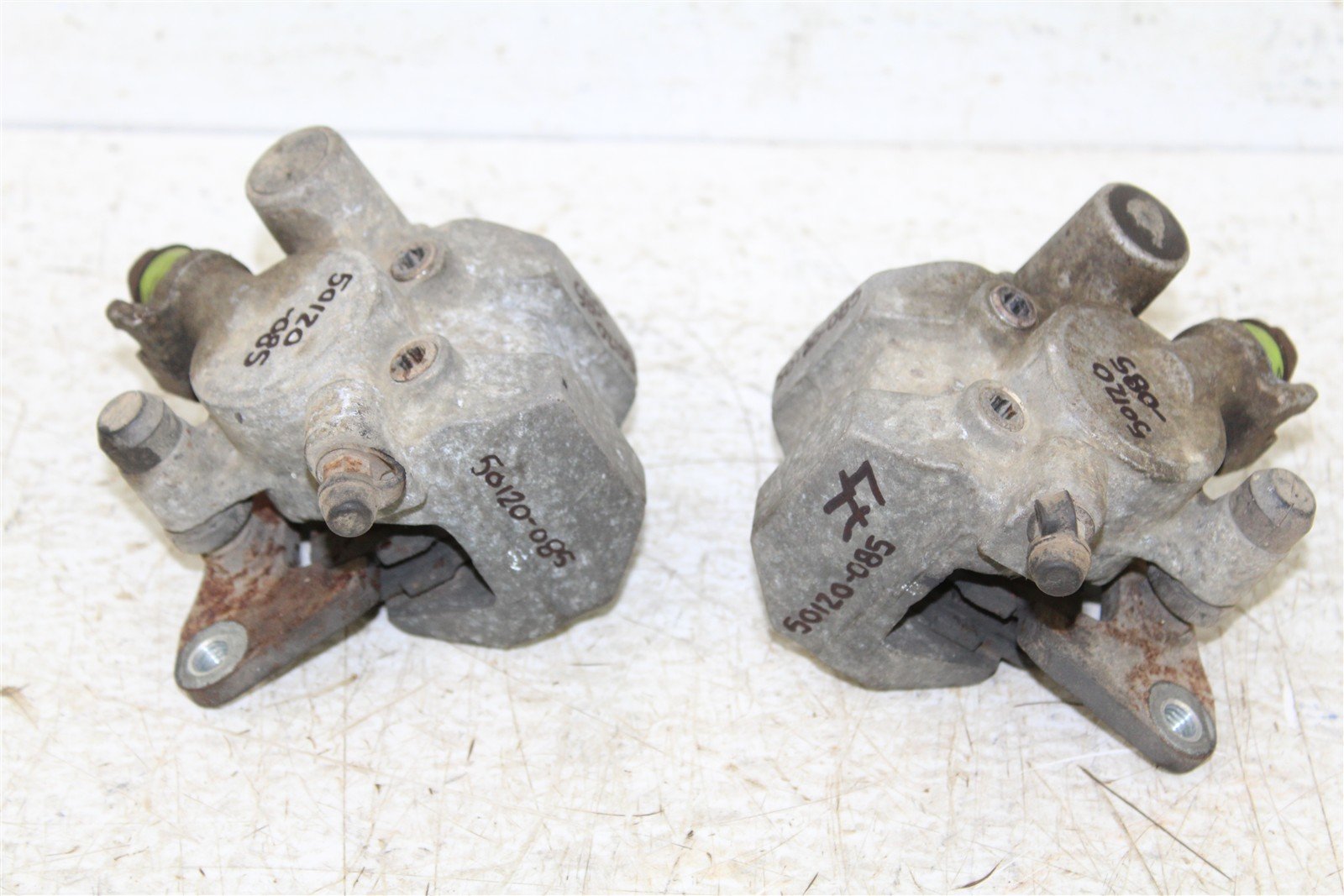 1998 Yamaha Grizzly 600 4x4 Front Brake Calipers Set Left Right 50120