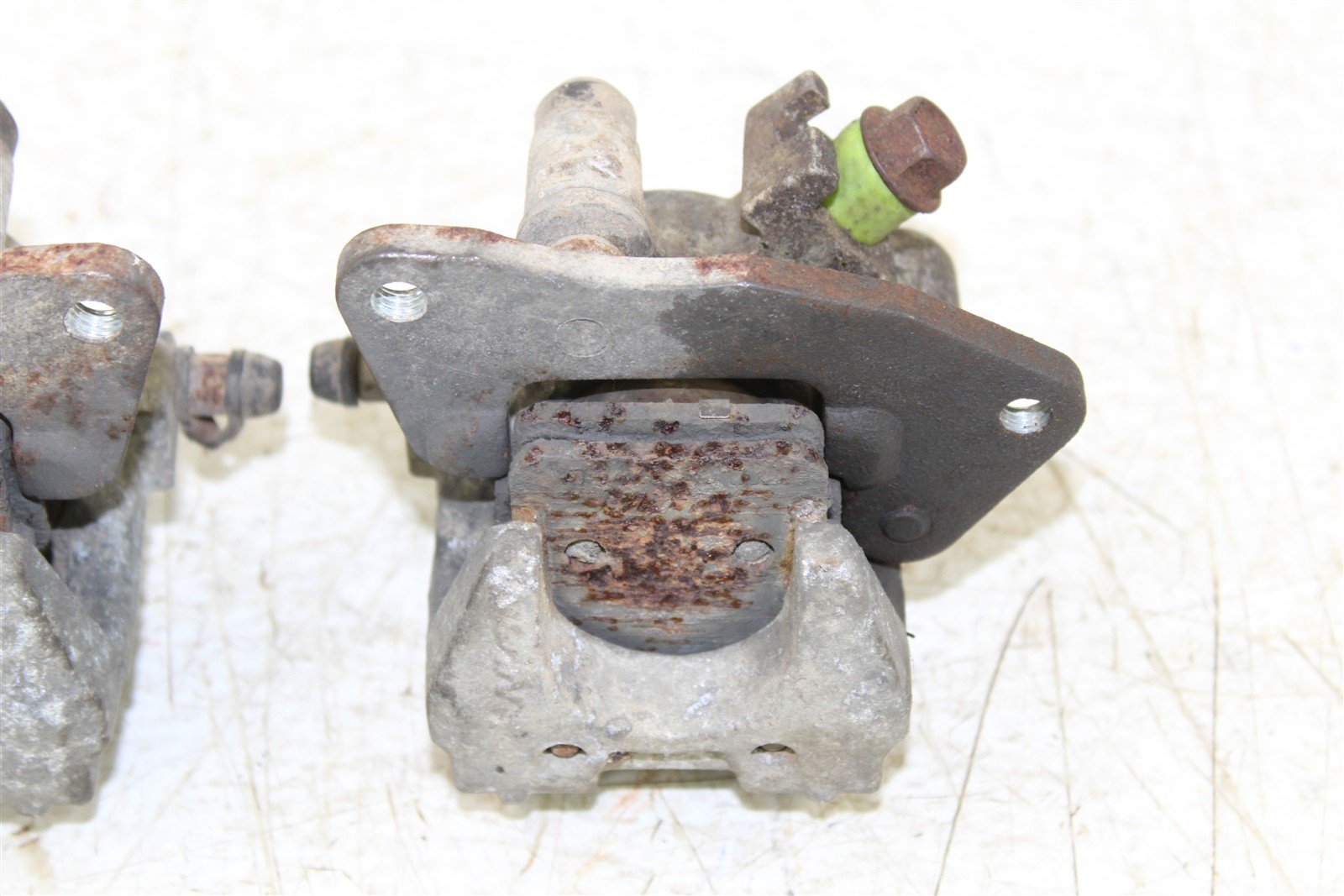 1998 Yamaha Grizzly 600 4x4 Front Brake Calipers Set Left Right 50120